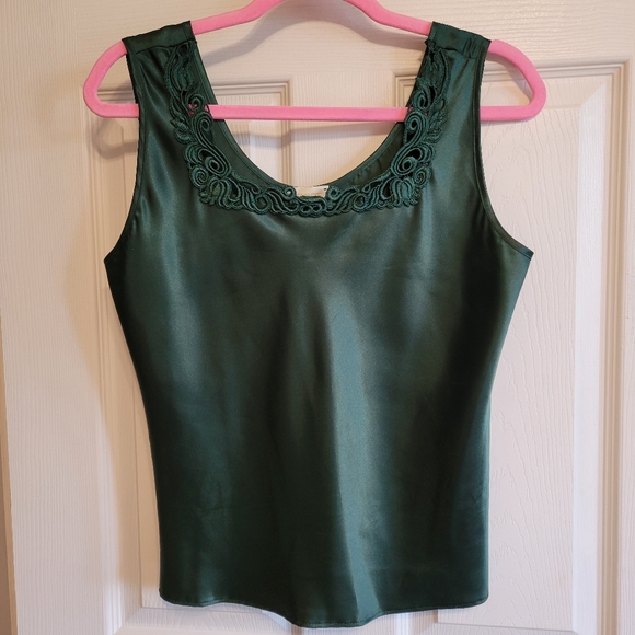 Escapades women's satin like green with embroidered trim camisole size small - Picture 9 of 14